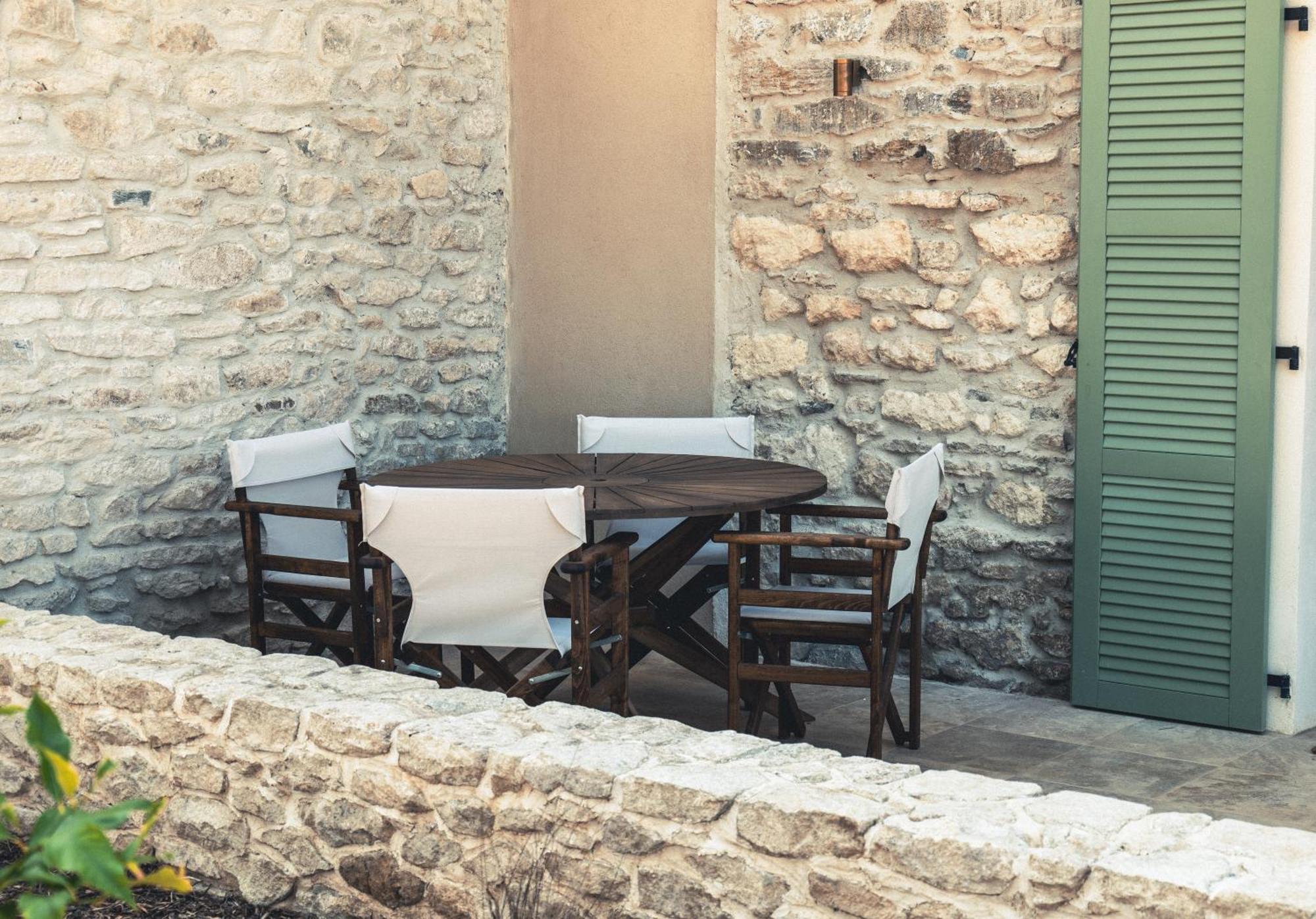 Boutique Hotel Responsable Et Restaurant Basgi Basgi Saint-Florent  Exterior photo